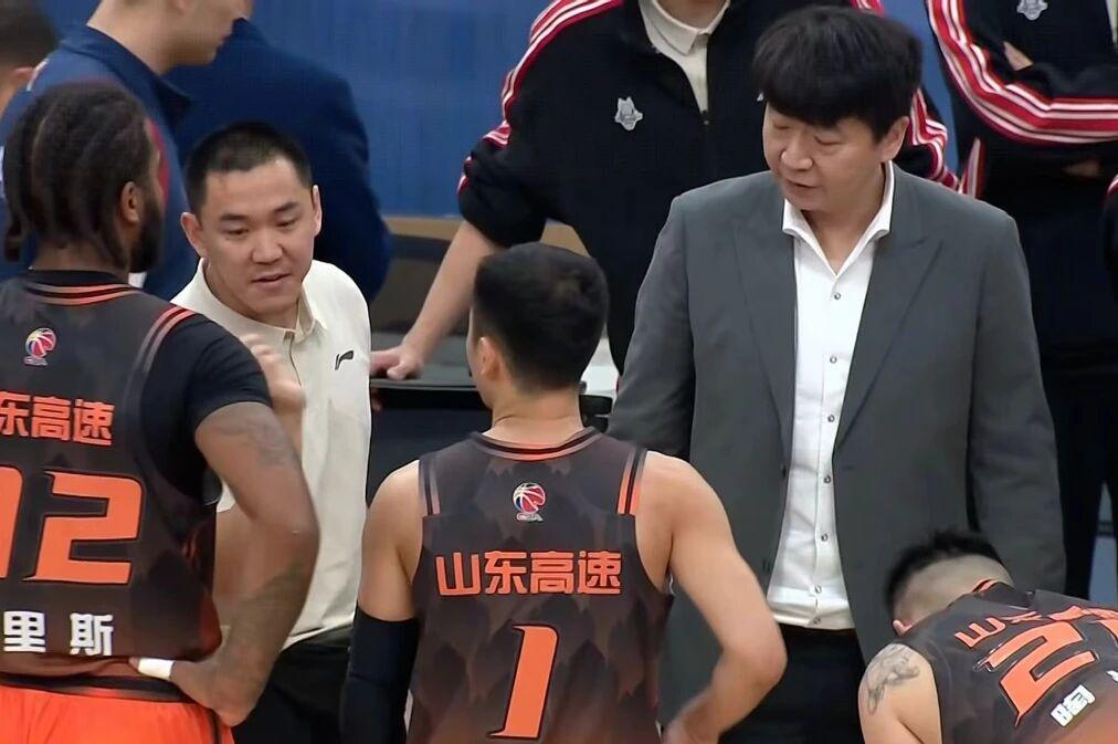 保利体育app下载-只差官宣！名记透露山东男篮签下新外援，有NBA履历，实力强劲！
